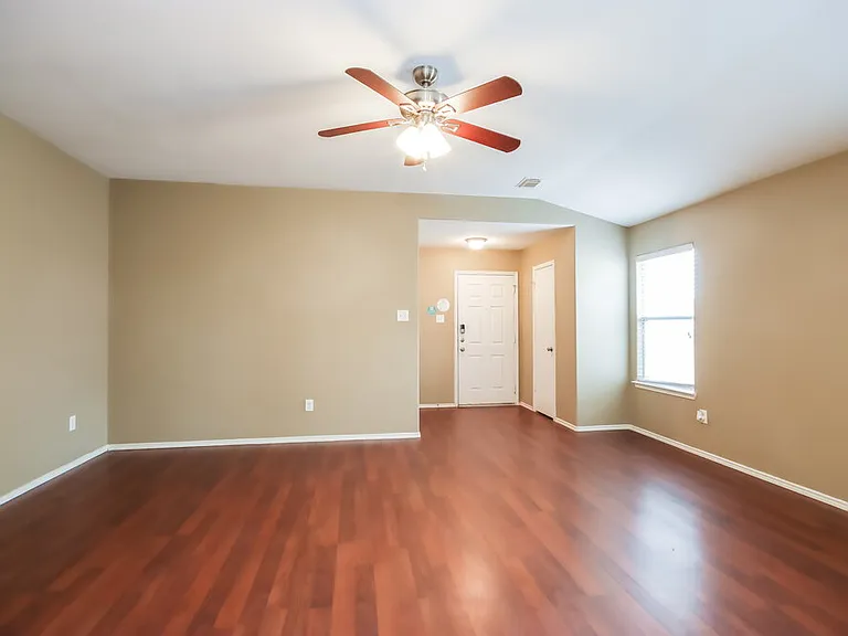 9315 Cold River Ct — Photo 4
