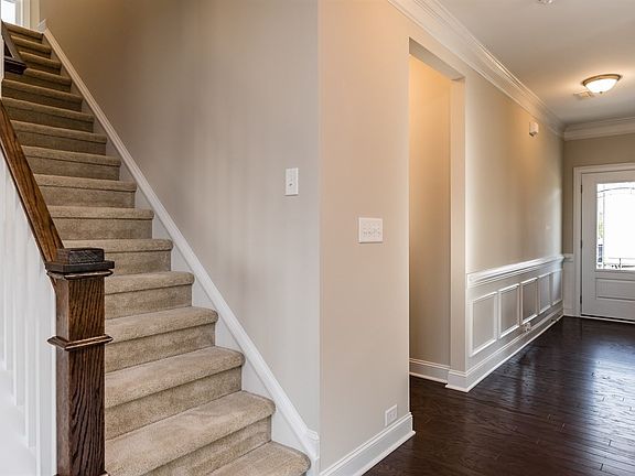 3rd image of 405 Granite Saddle Dr