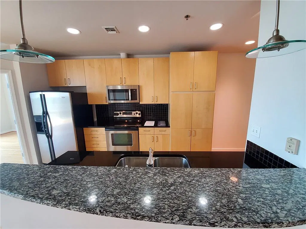 2 bed, 2.0 bath, 1433 sqft, $2,895 — Photo 4