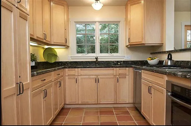 5 bed, 2564 sqft, $7,000 — Photo 3