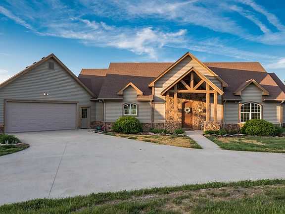 5500 Locust Grove Church Rd - twilights