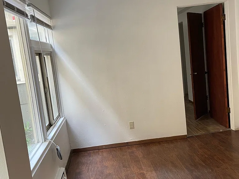 650 NE 42nd St #8 — Photo 11