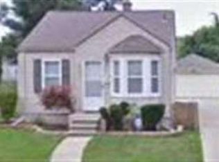 19323 Kingsville St, Harper Woods, MI 48225