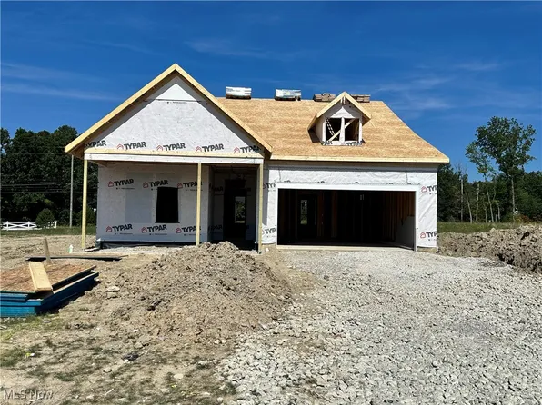 427 Clipper Ct, Avon Lake, OH 44012