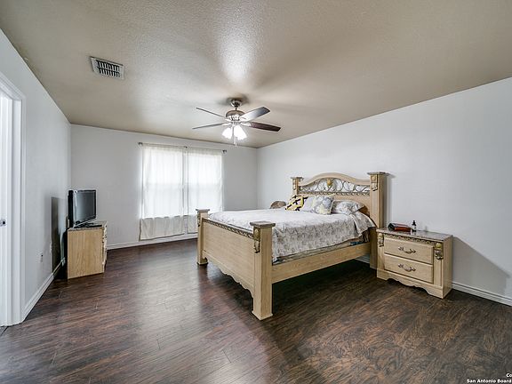 4th image of 6007 Pleasant Meadows