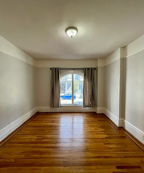 955 Pine St #22 — Photo 2