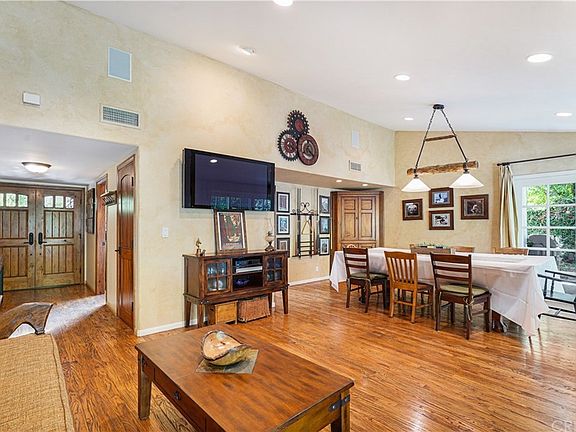 3rd image of 5365 Ellenvale Ave
