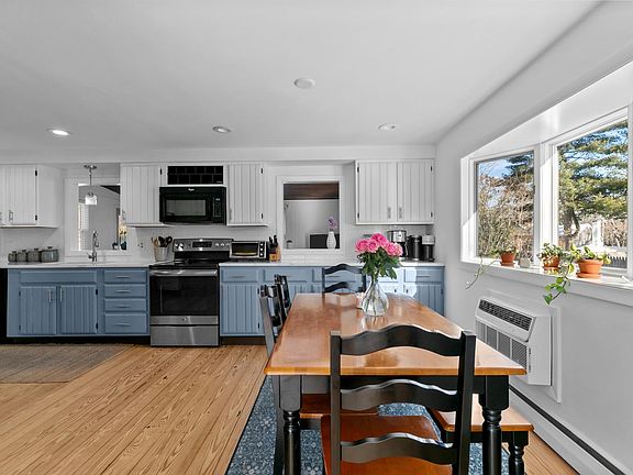 4th image of 84 Birchwood Dr