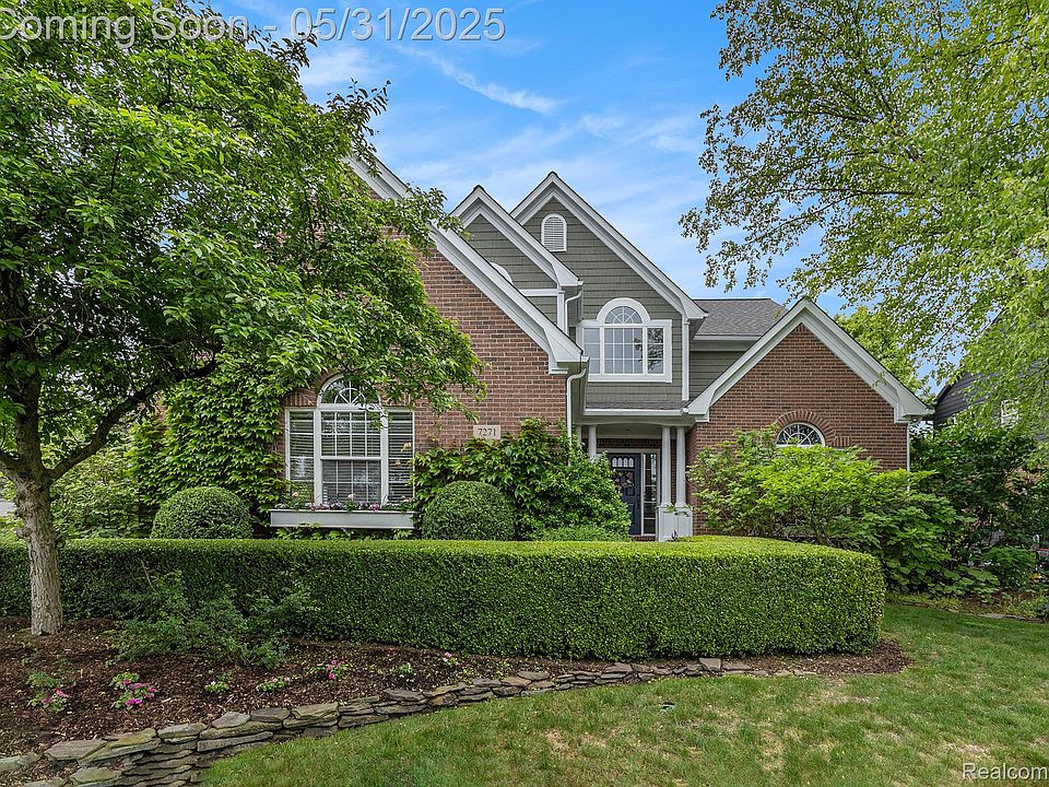 1st image of 7271 N Village Dr