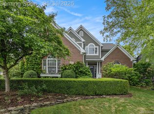 7271 N Village Dr, Clarkston, MI 48346