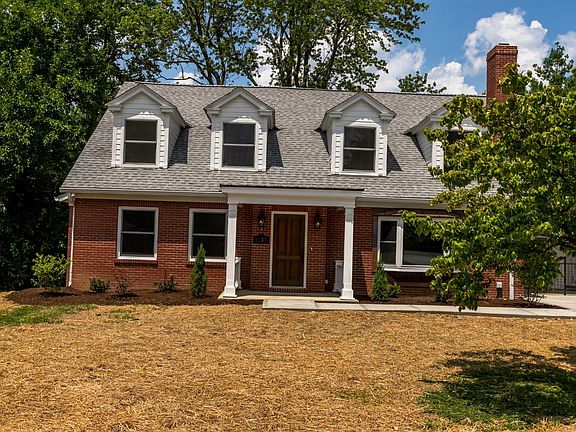 3rd image of 1737 Woodlark Ave