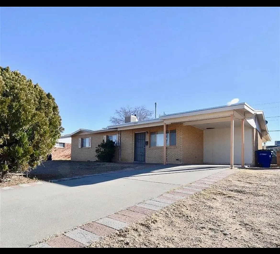 3 bed, 1230 sqft, $1,425 — Photo 1