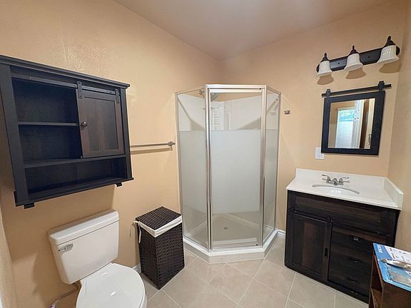 5th image of 1322 W 11th St Unit B