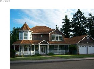 12448 SE Bluff Dr, Clackamas, OR 97015
