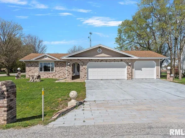 1301 4th St, Pawnee, IL 62558