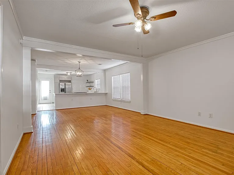 905 Kern St — Photo 3