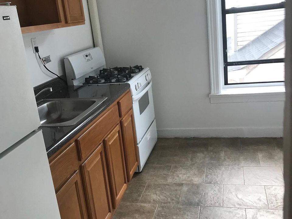 2nd image of 10226 86th Ave APT D4