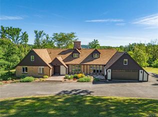 1899 Gallows Hill Rd, Kintnersville, PA 18930