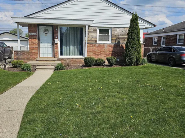 29616 Taylor St, Saint Clair Shores, MI 48082