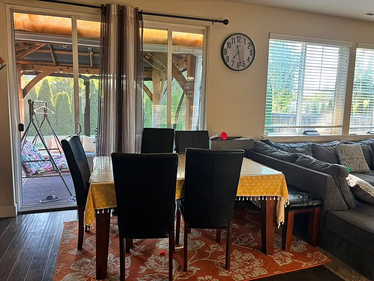 755 SE 78th Ave — Photo 4