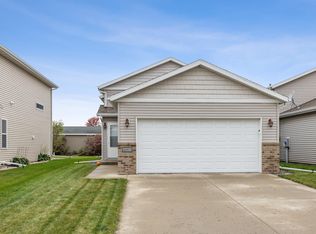 4003 9th St S, Moorhead, MN 56560