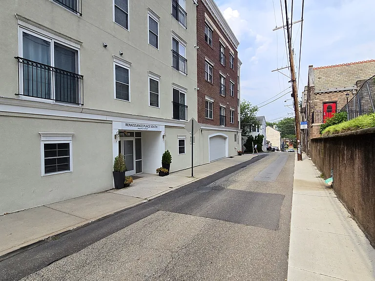 131 Prospect St #102 — Photo 2