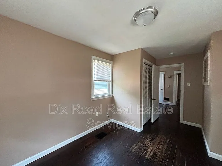 24 Lutz Ave — Photo 19