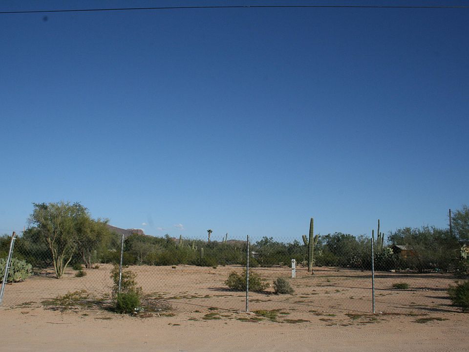 2nd image of 7160 N Carless Ln