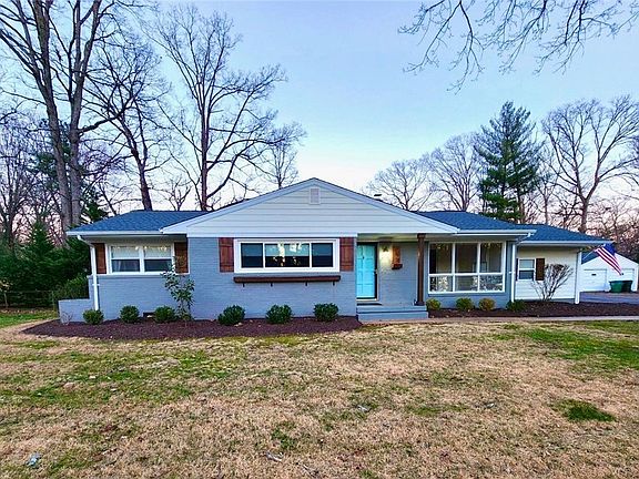 2nd image of 2829 Weymouth Dr