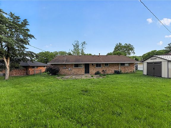 3rd image of 1608 Lanbury Dr