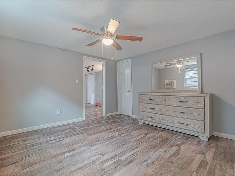 4206 Walker St #B — Photo 11