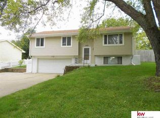 6106 S 135th St, Omaha, NE 68137