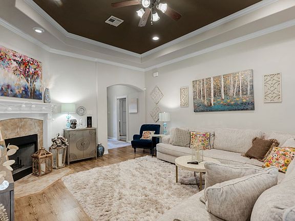 3rd image of 3725 Dove Crossing Ln