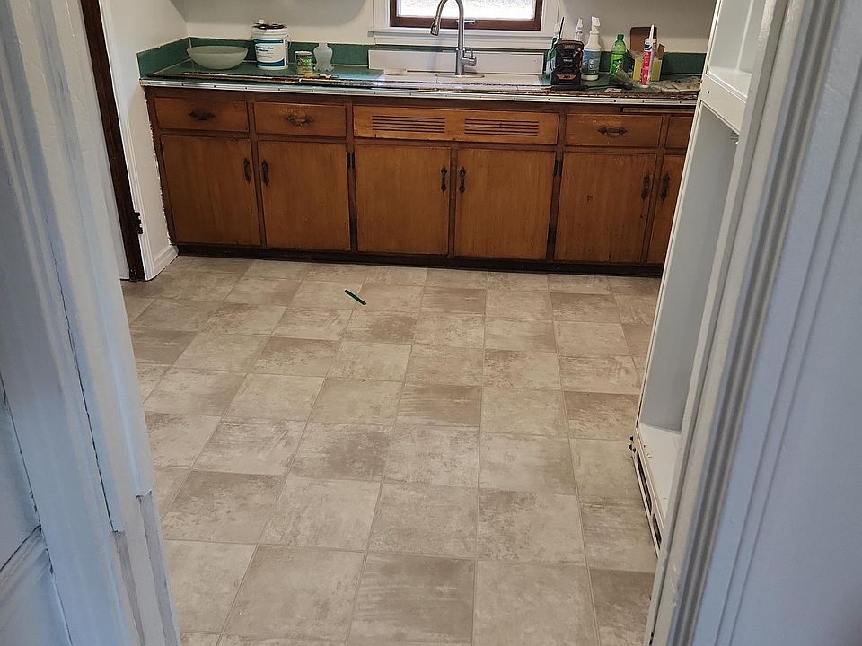 1st image of 1115 N Rockton Ave