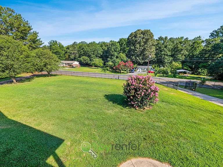 166 Chastain Rd — Photo 28