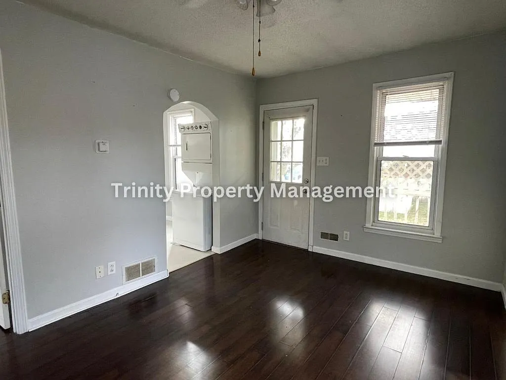 609 1/2 Duff Ave — Photo 3