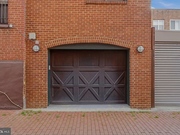 4th image of 1002 N St NW