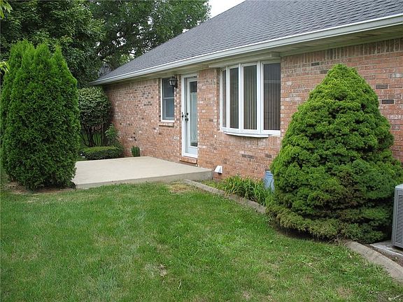 3rd image of 1322 Holiday Ln E #56