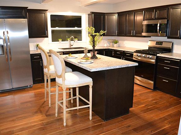 4th image of 1262 E Meadowbrook Dr