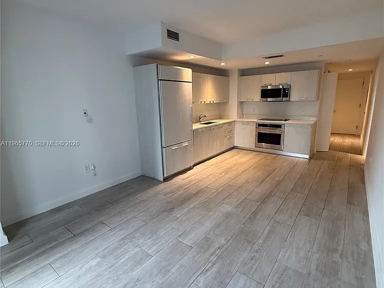 45 SW 9th St #1004 — Photo 9