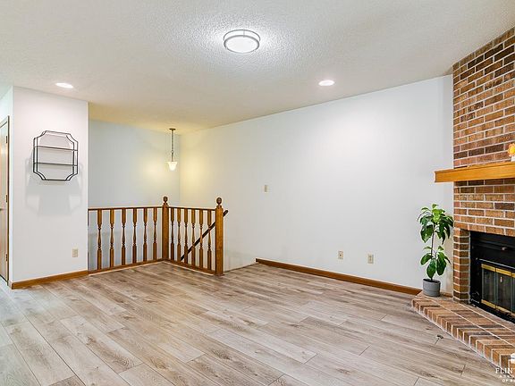 4th image of 1614 Woodcrest Dr