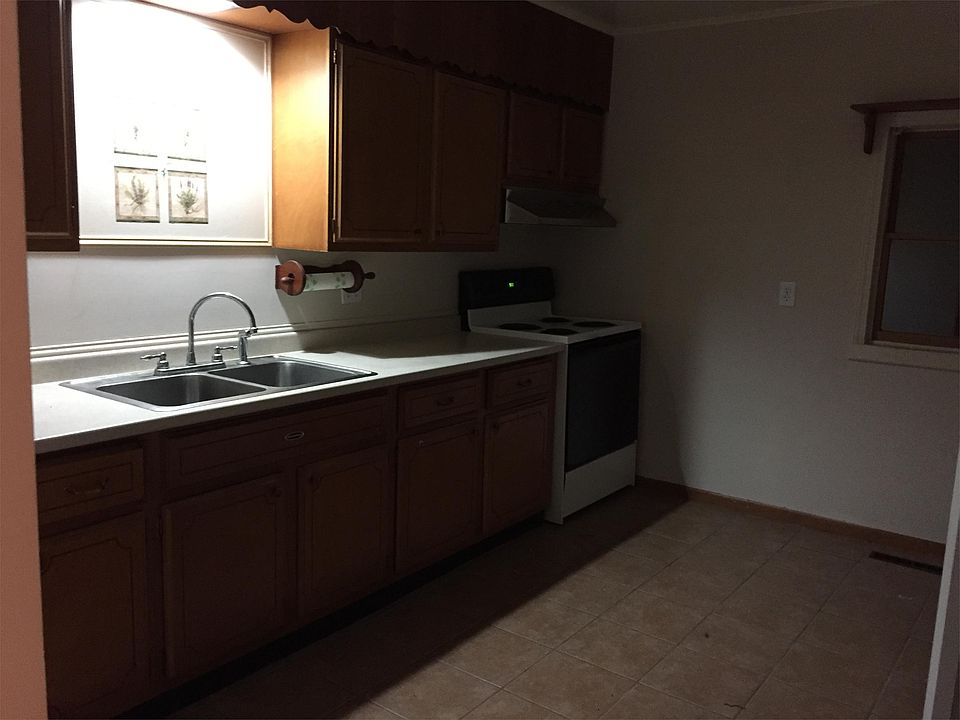 1st image of 109 S Country Club Dr