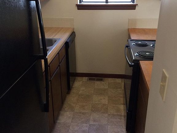 5th image of 2831 Eaton St