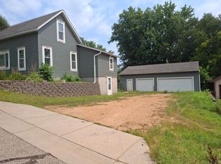 321 3rd St W, Carver, MN 55315