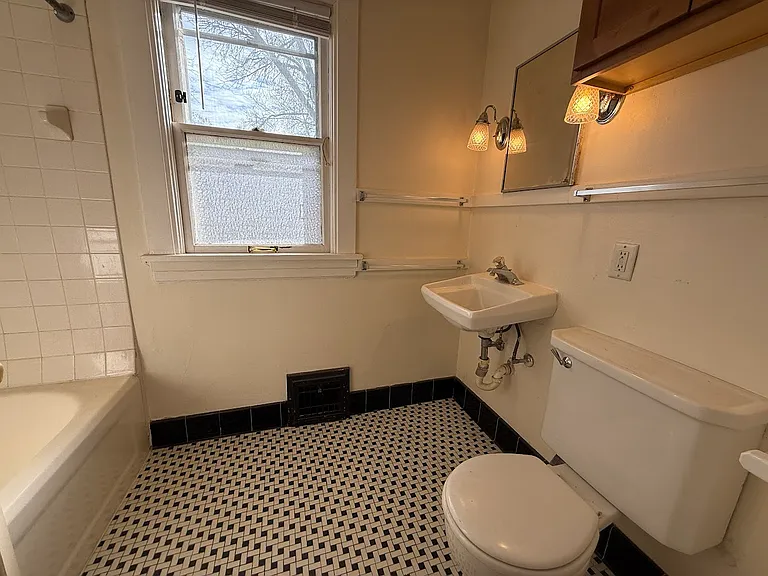 1812 Madison St #2 — Photo 13