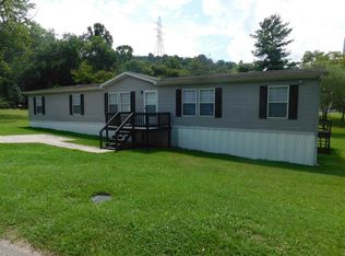 8 Novamont Dr, Kenova, WV 25530
