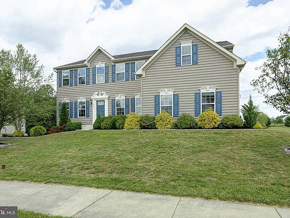 2nd image of 517 Aviemore Dr