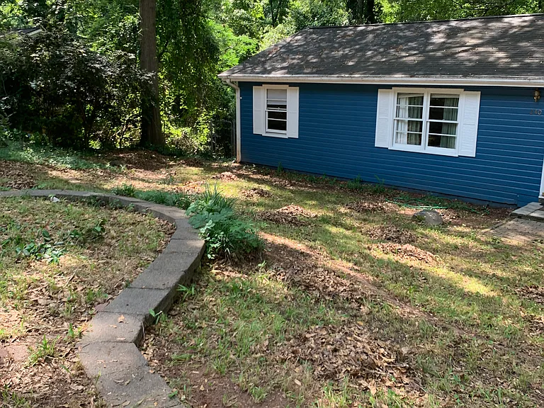 240 Habersham Dr — Photo 2