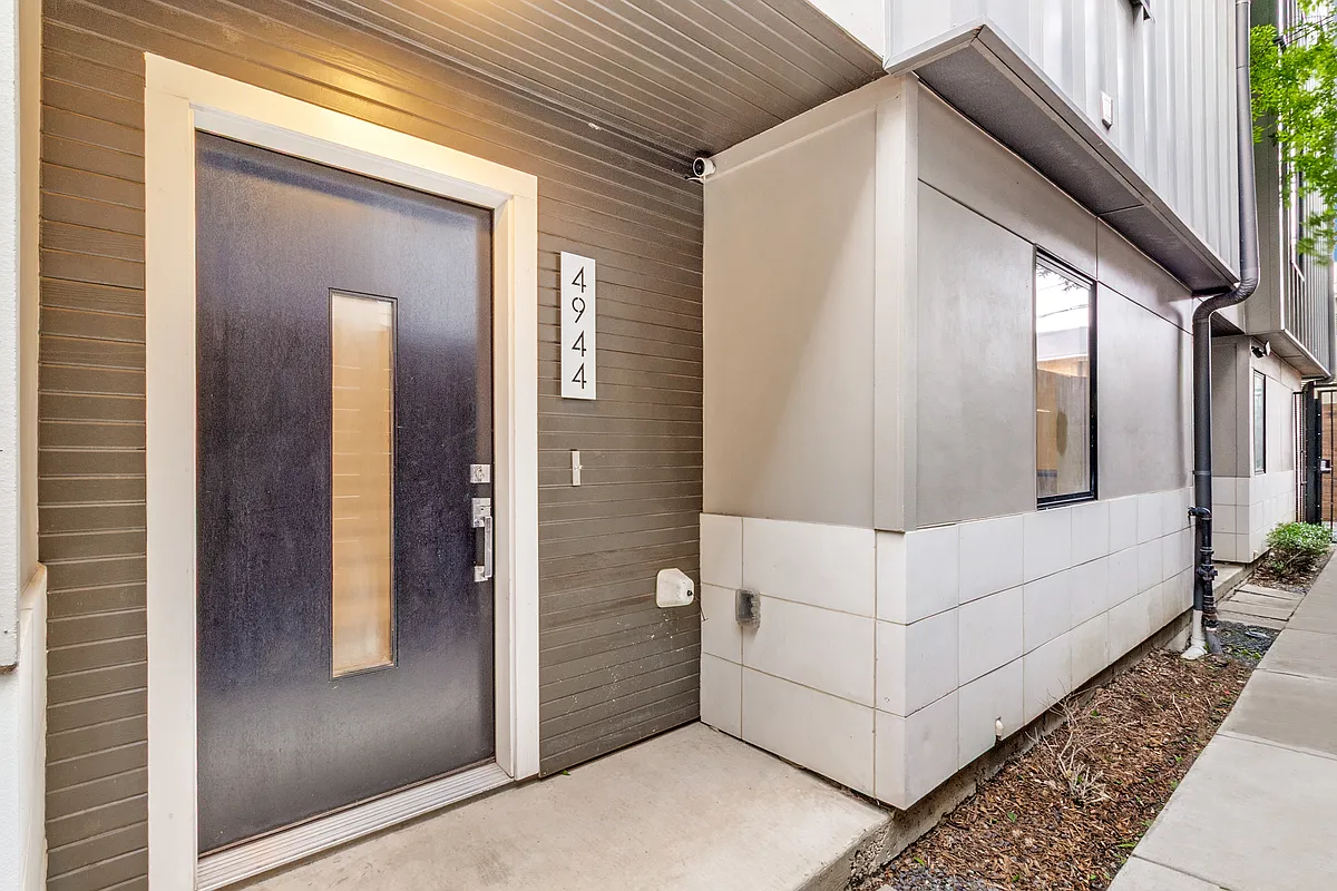 Building Photo - 4944 Camdale Ct