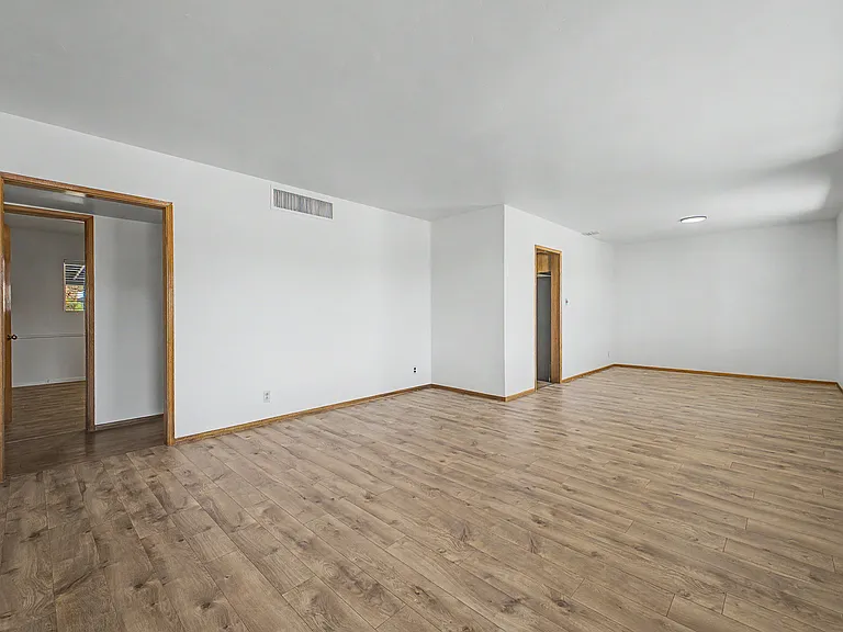 8324 E Sheridan St — Photo 2